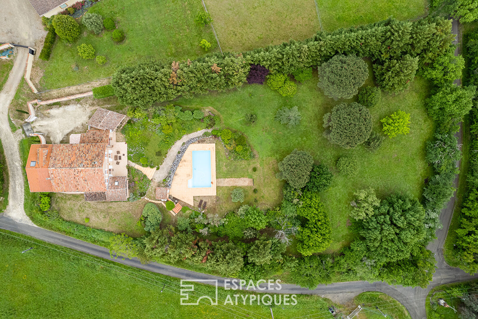 Charmante maison avec piscine à la campagne.