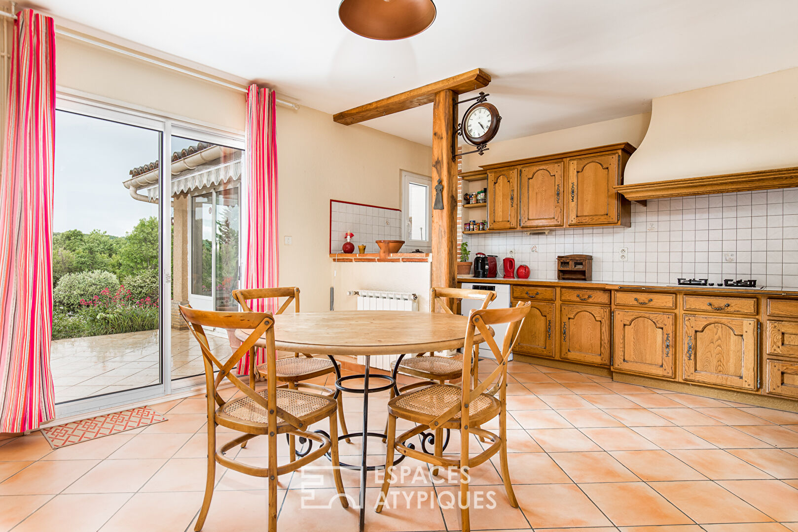 Charmante maison avec piscine à la campagne.