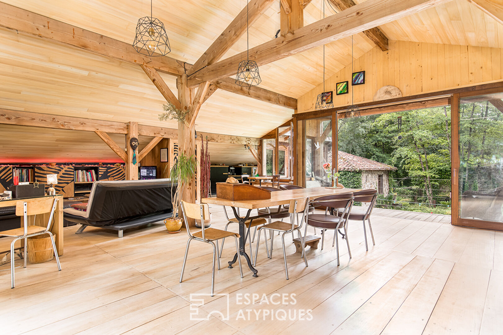 A loft at the foot of one of France’s most beautiful villages.