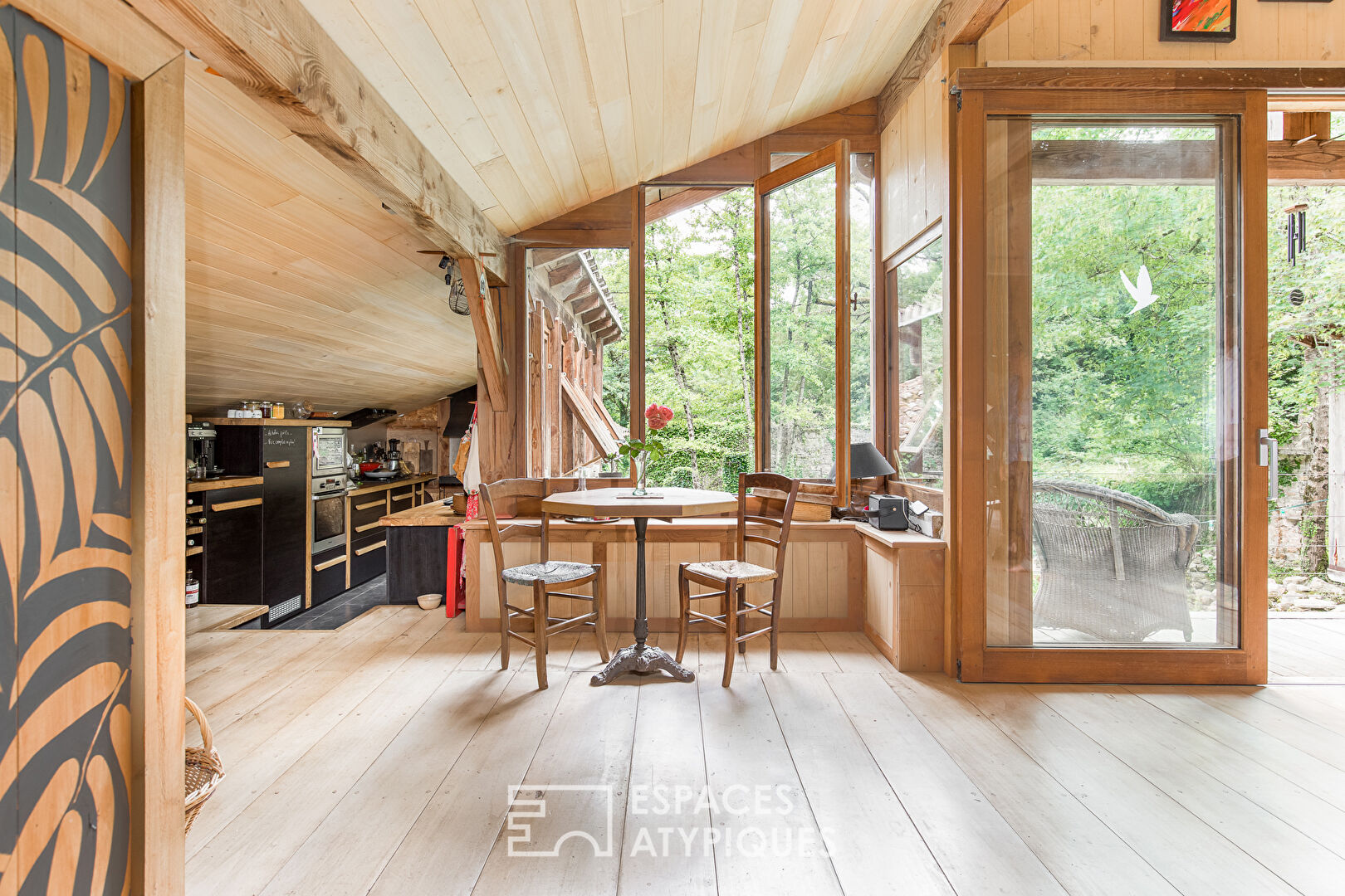 Un Loft au pied d’un des plus beaux villages de France.