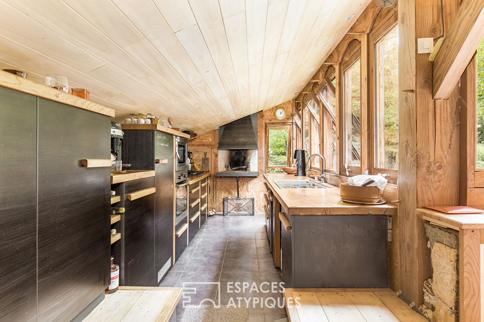 Un Loft au pied d’un des plus beaux villages de France.