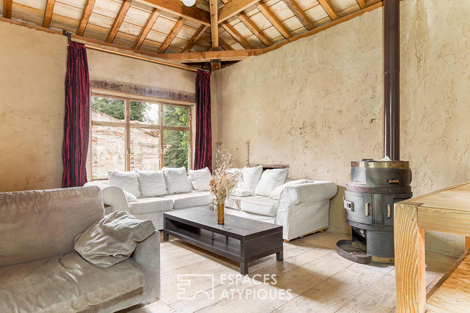 Un Loft au pied d’un des plus beaux villages de France.