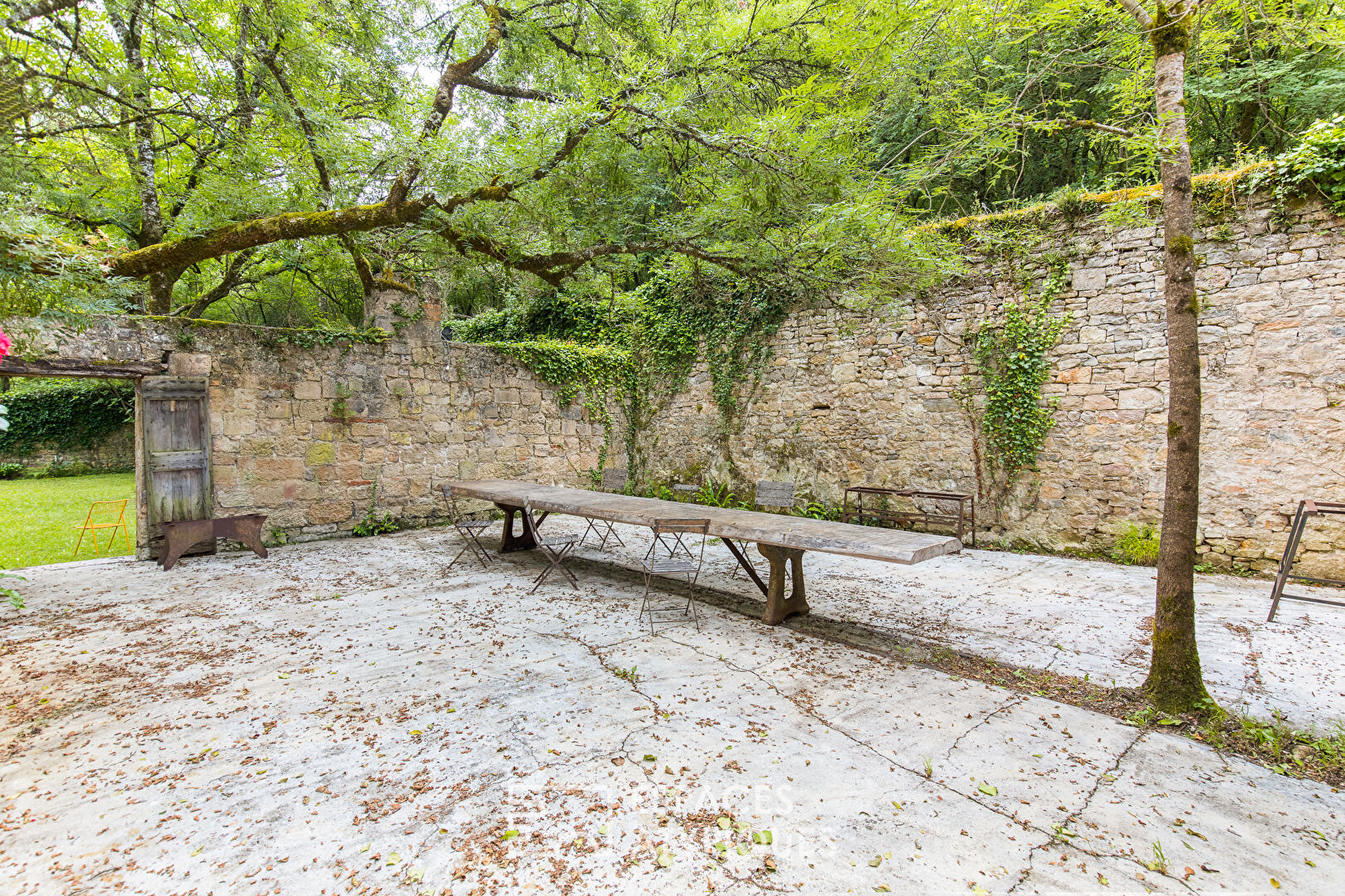 A loft at the foot of one of France’s most beautiful villages.