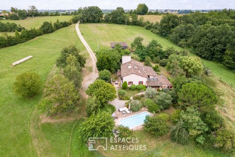 A renovated farmhouse, gîte and horses.