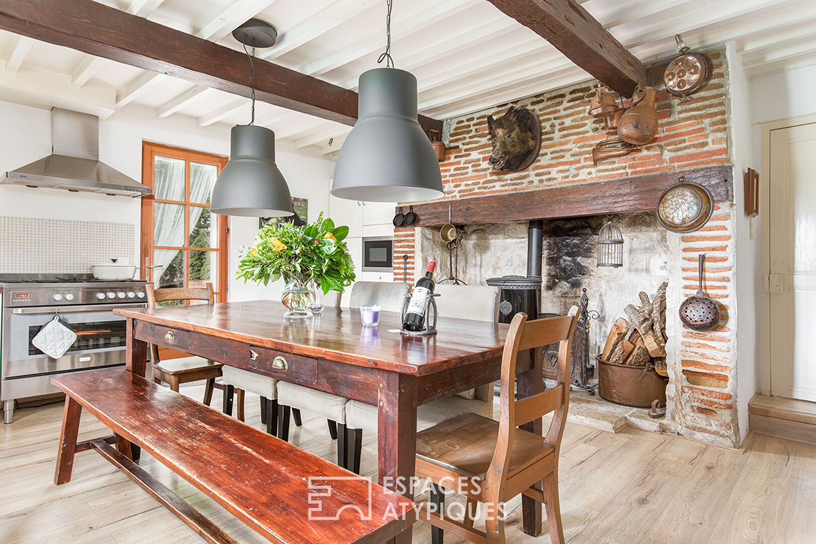 A renovated farmhouse, gîte and horses.