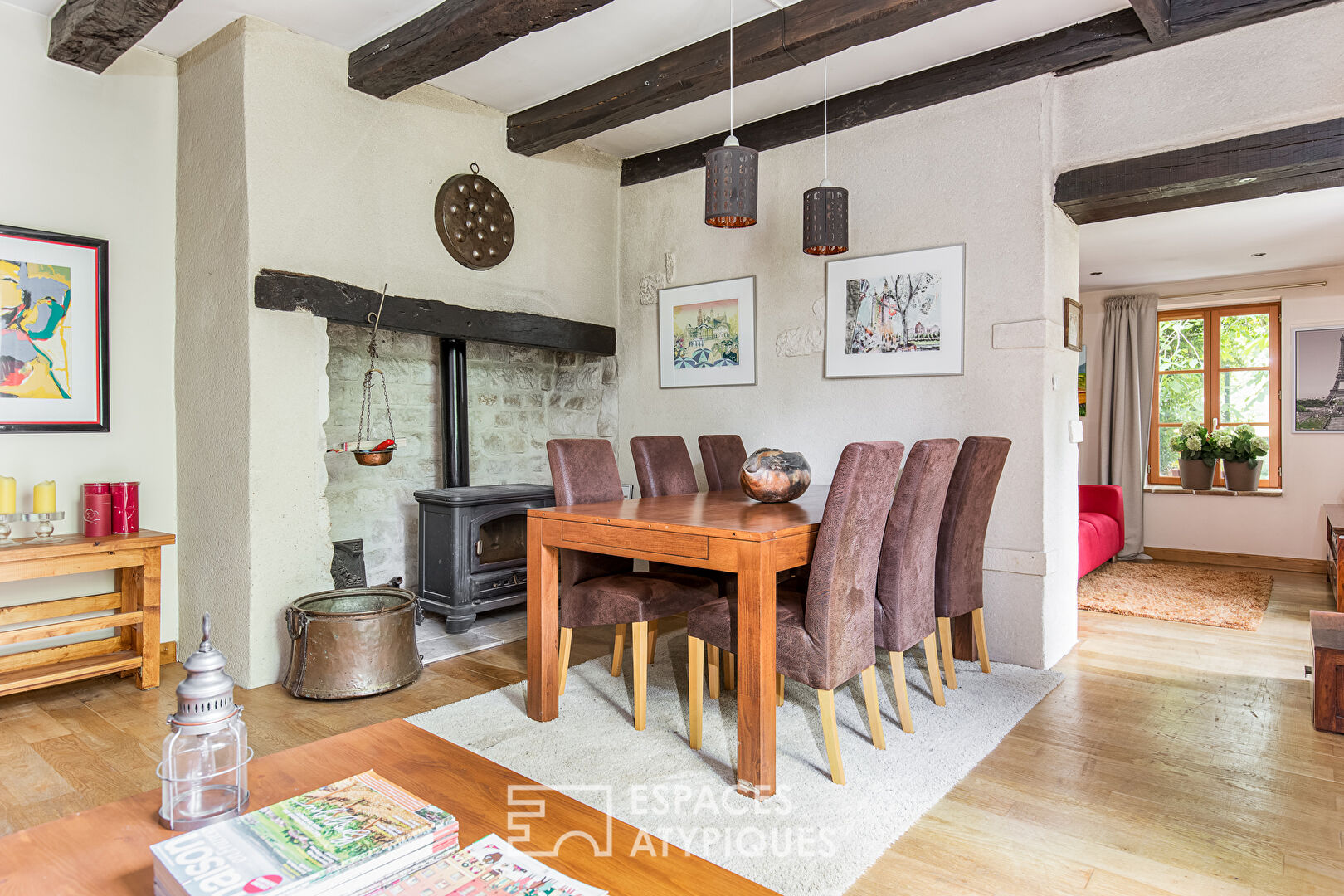 A renovated farmhouse, gîte and horses.