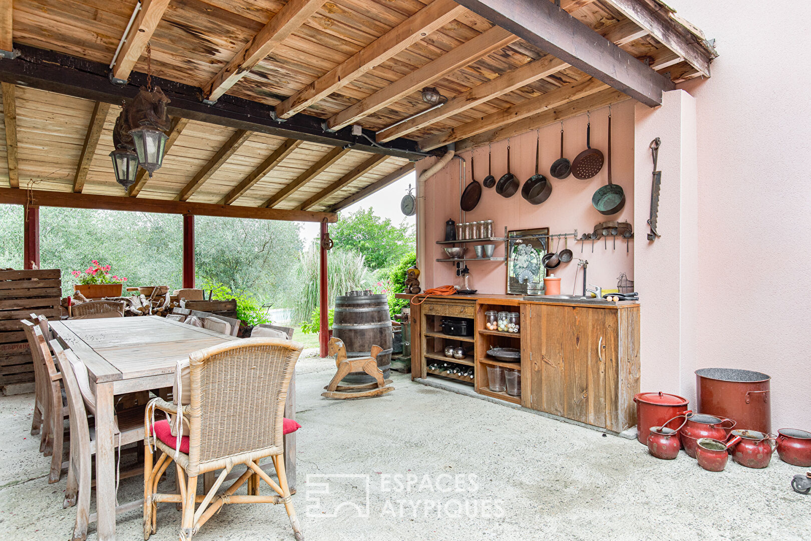 A renovated farmhouse, gîte and horses.