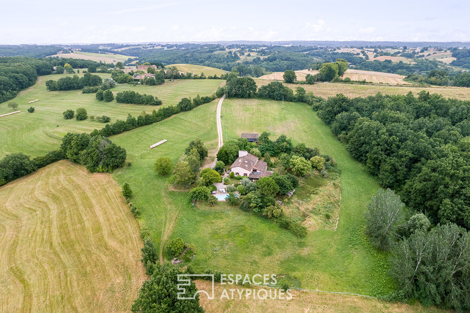 A renovated farmhouse, gîte and horses.