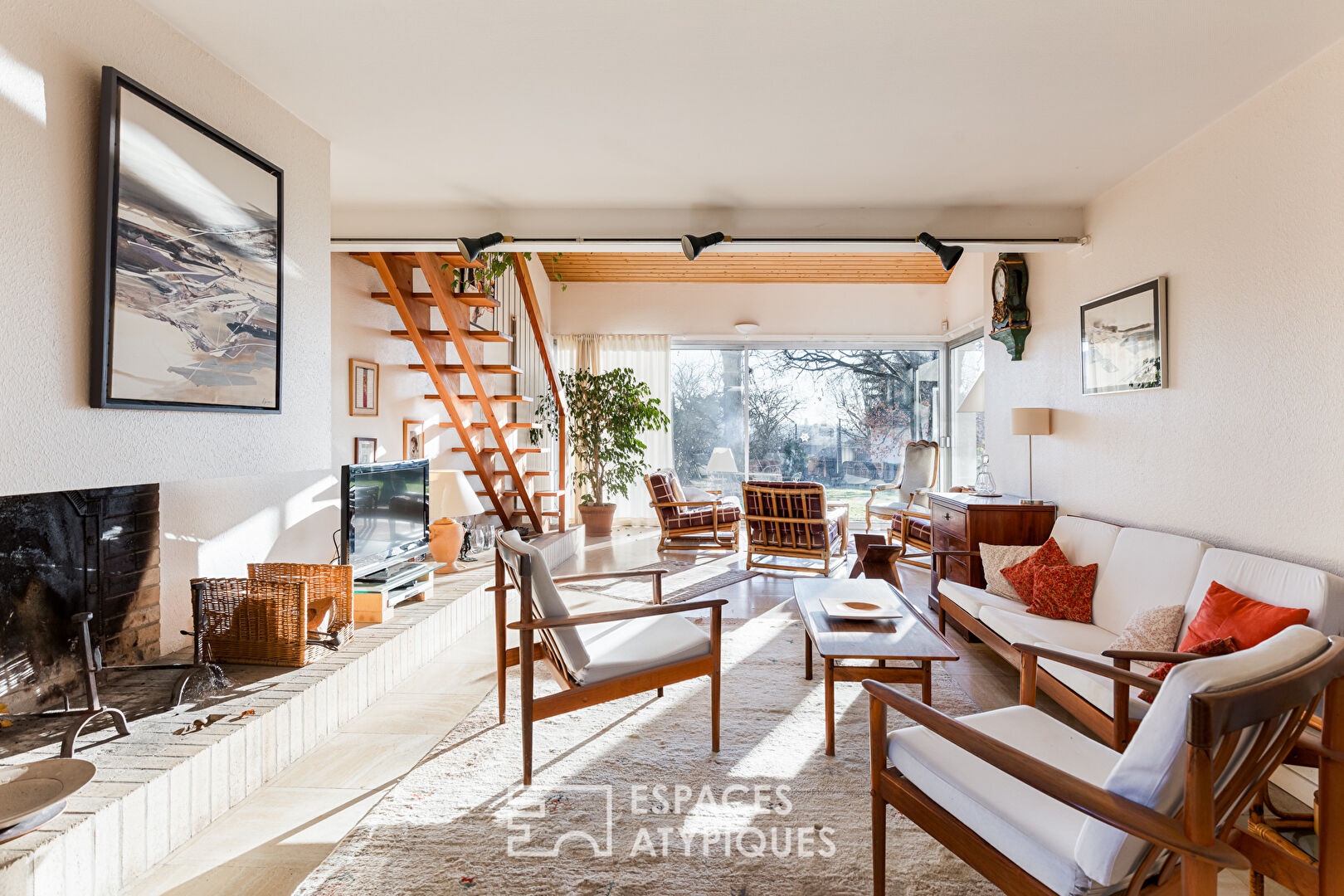 House and vintage extension, Beausoleil district