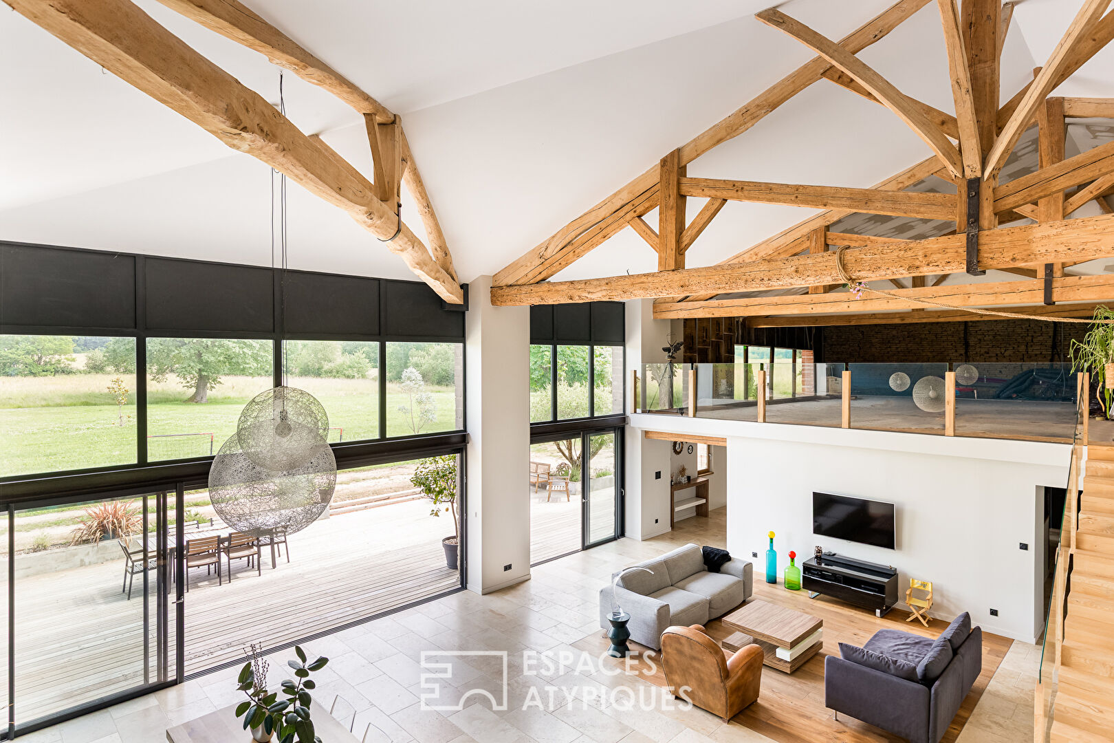 Farmhouse converted into a loft just a few minutes from the town centre