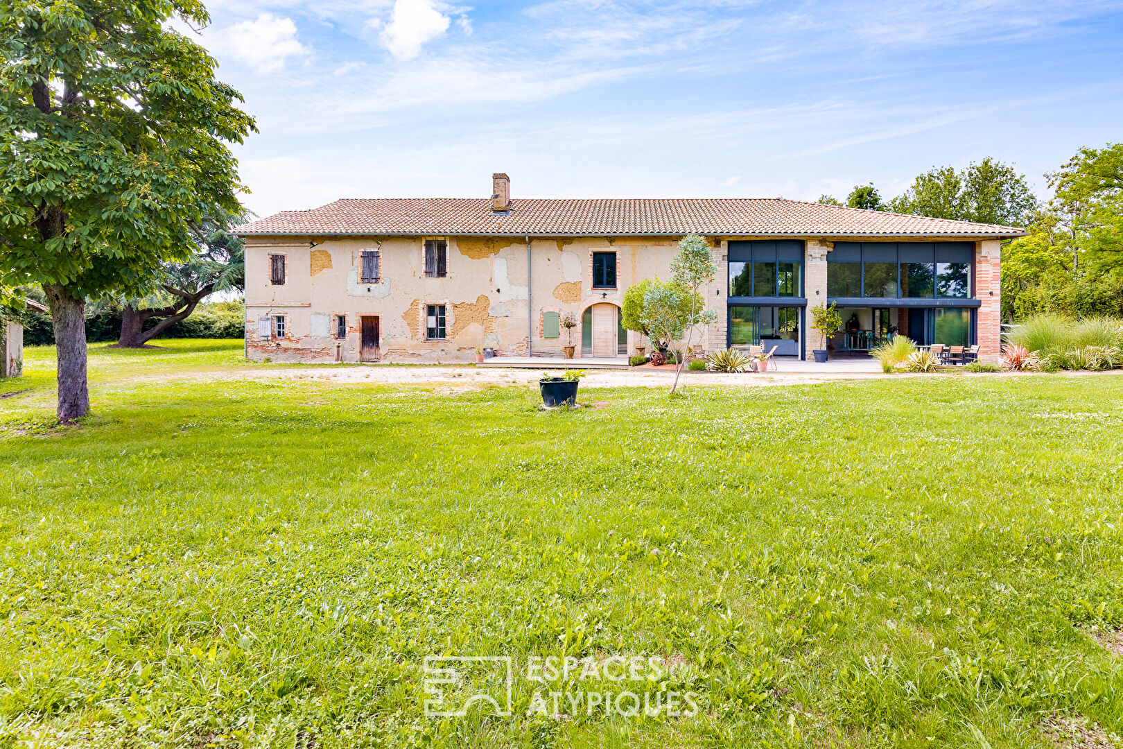 Farmhouse converted into a loft just a few minutes from the town centre