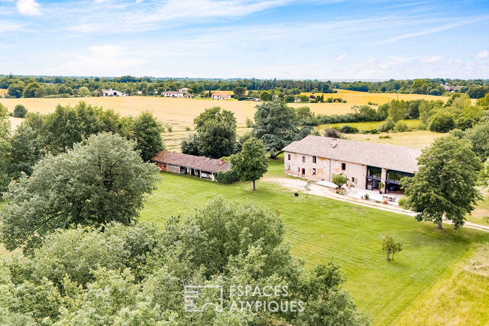 Farmhouse converted into a loft just a few minutes from the town centre