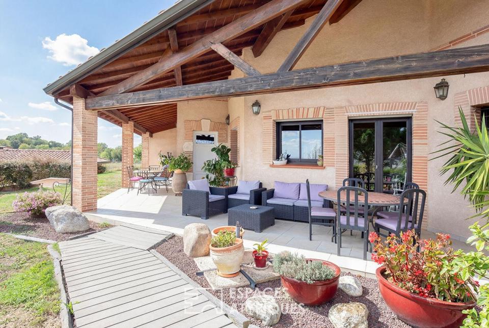 Maison avec piscine, pool house et grands espaces proche de Beaumont de Lomagne