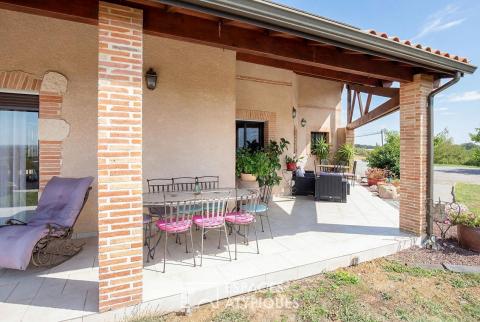 Maison avec piscine, pool house et grands espaces proche de Beaumont de Lomagne