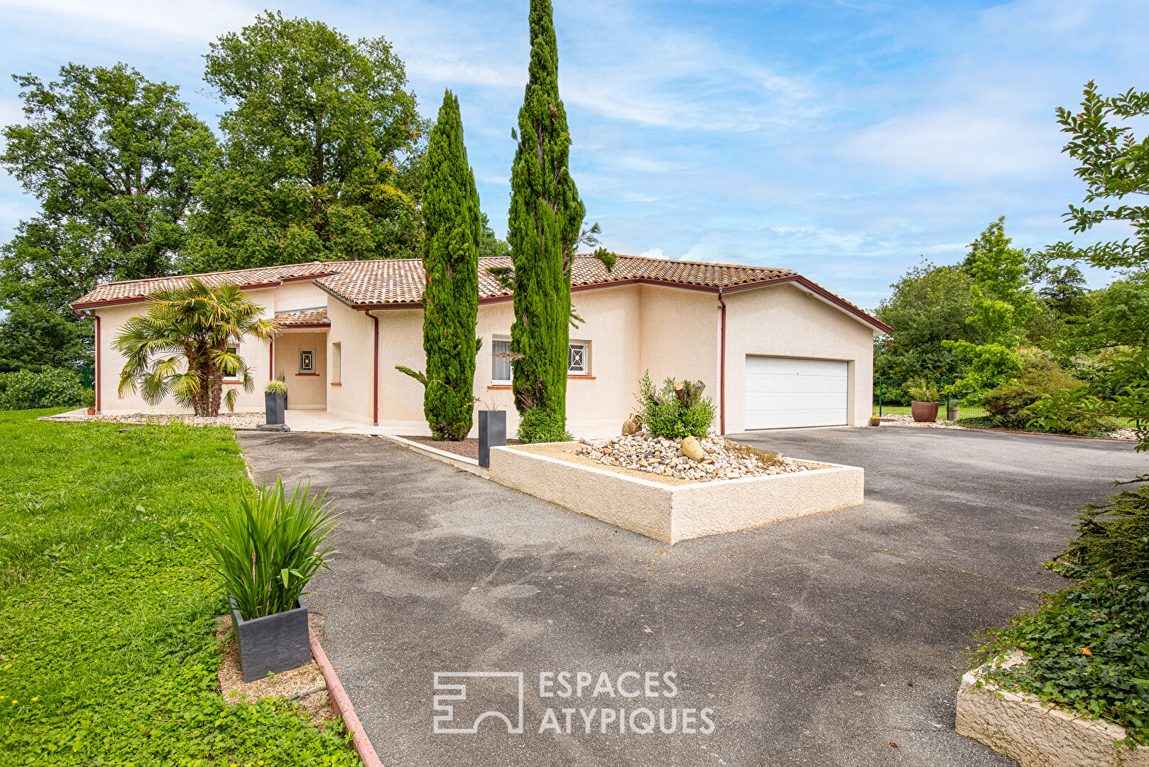 Maison familiale dans un écrin de verdure à proximité de Montauban