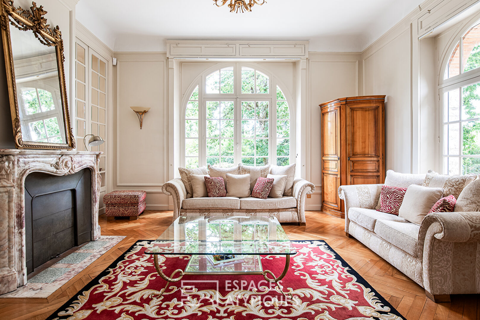 Propriété exeptionnelle en centre-ville au coeur d&rsquo;un parc arboré