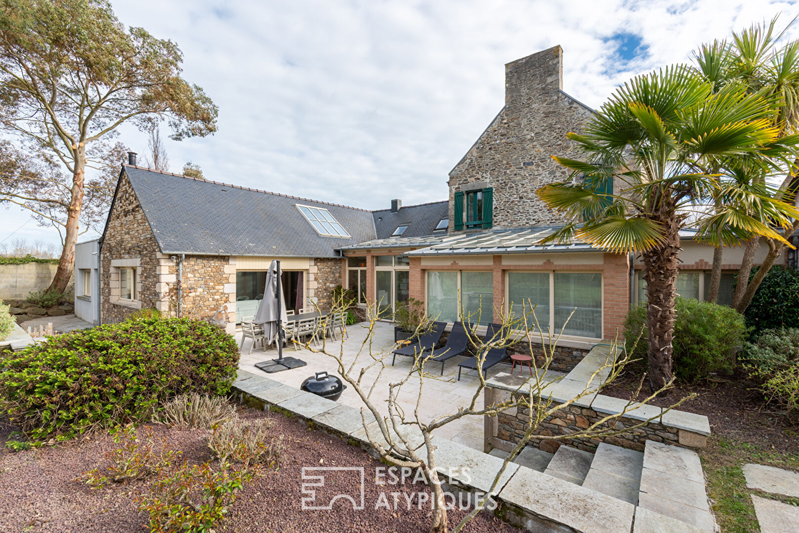 Exceptional Property with Swimming Pool, Spa and Landscaped Garden