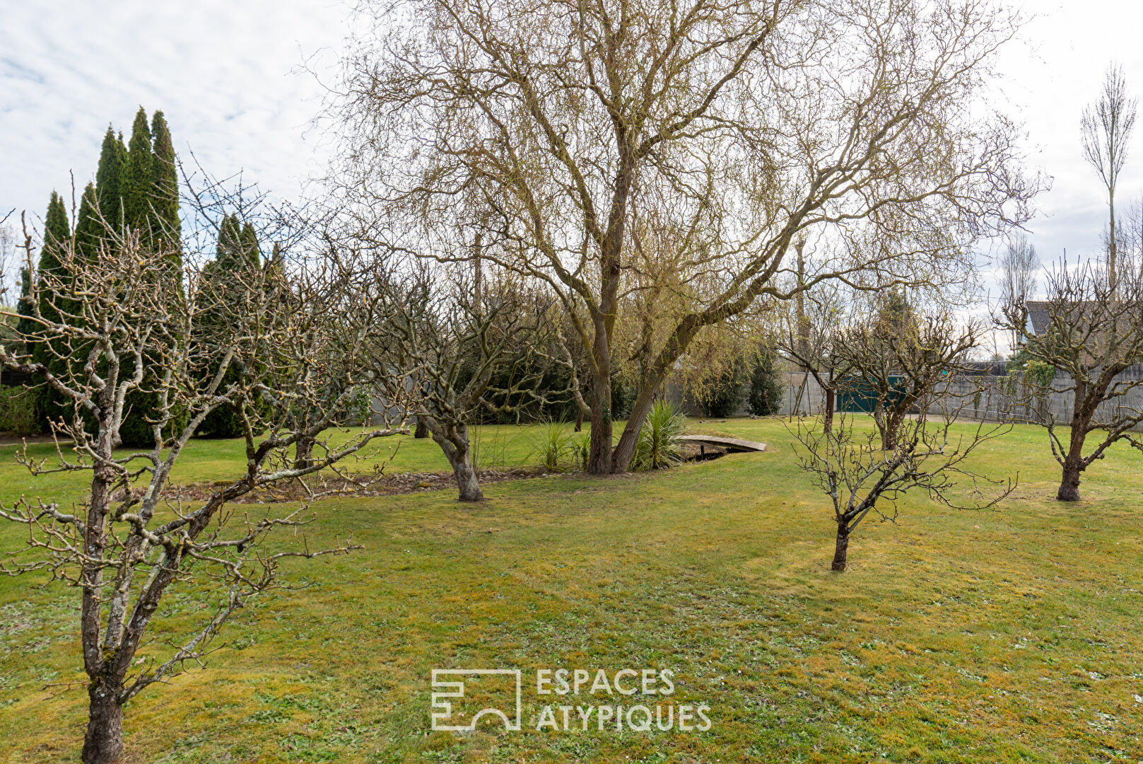 Exceptional Property with Swimming Pool, Spa and Landscaped Garden