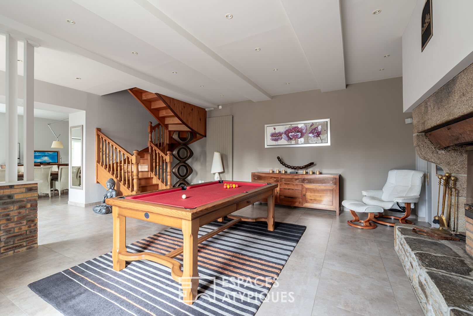 Exceptional Property with Swimming Pool, Spa and Landscaped Garden