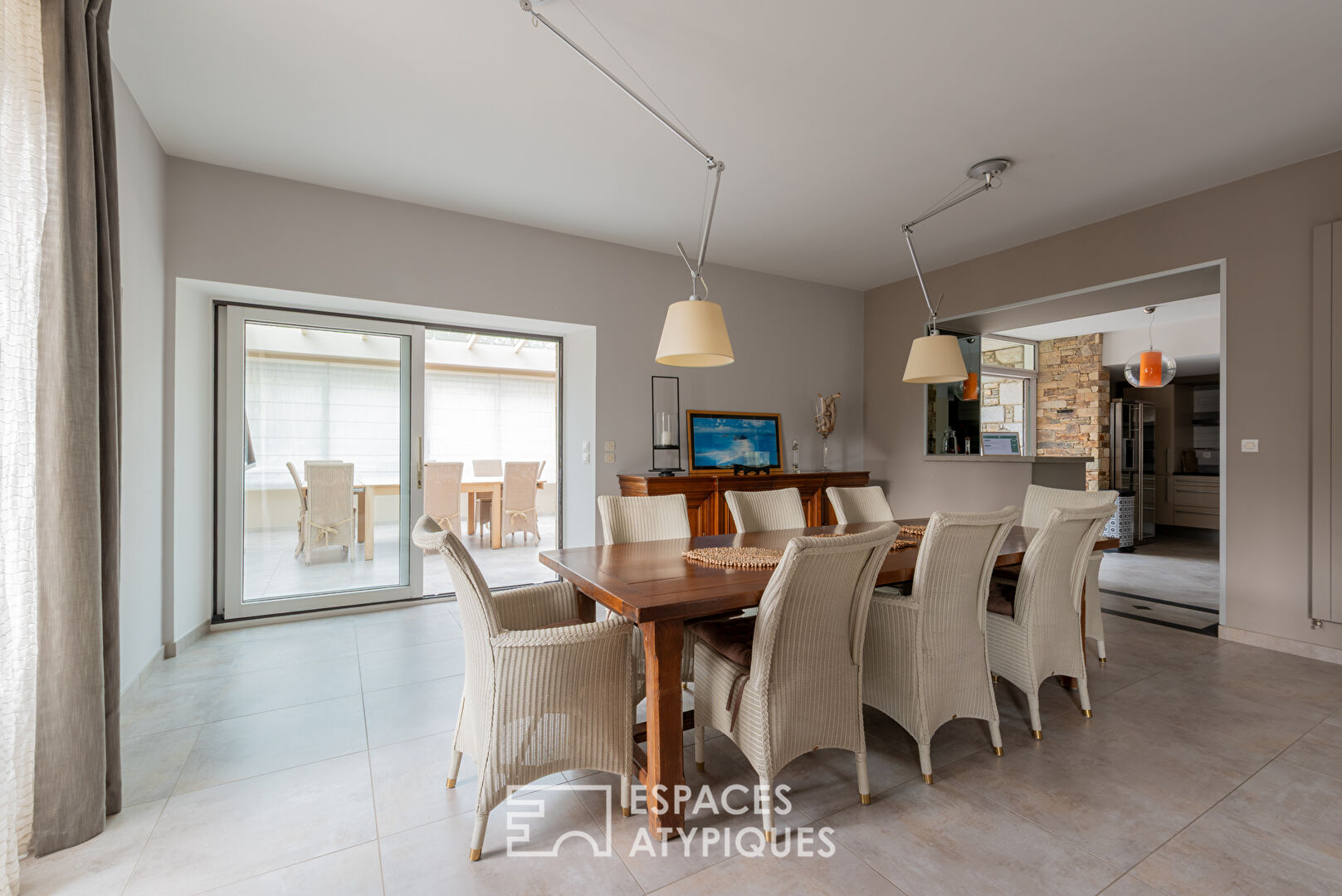 Exceptional Property with Swimming Pool, Spa and Landscaped Garden