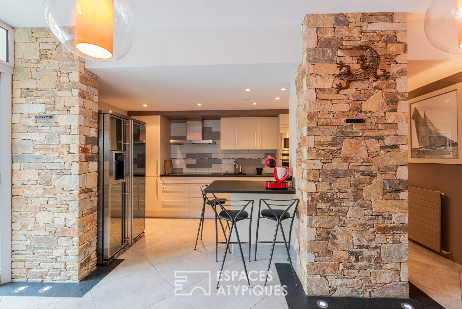 Exceptional Property with Swimming Pool, Spa and Landscaped Garden