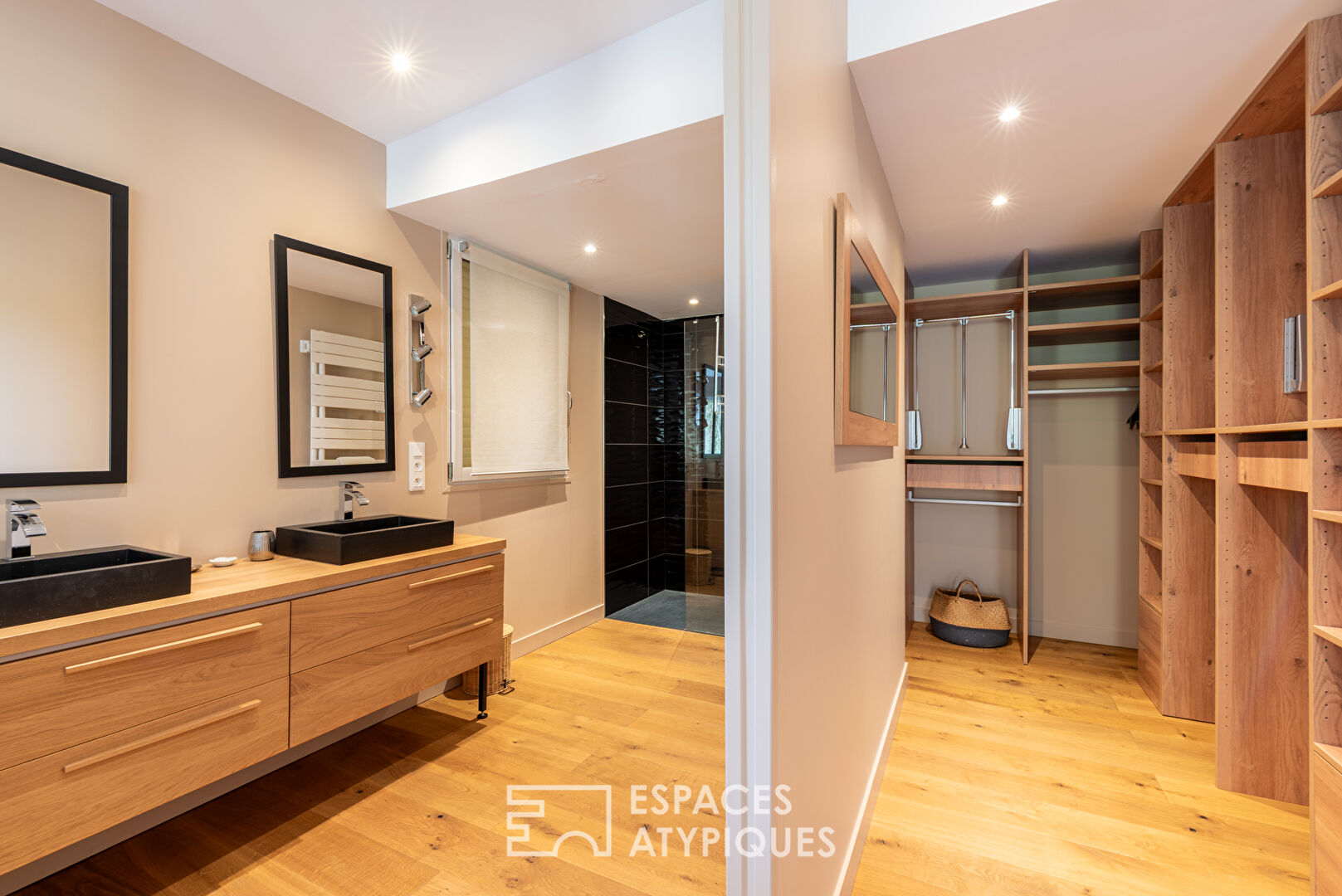 Exceptional Property with Swimming Pool, Spa and Landscaped Garden