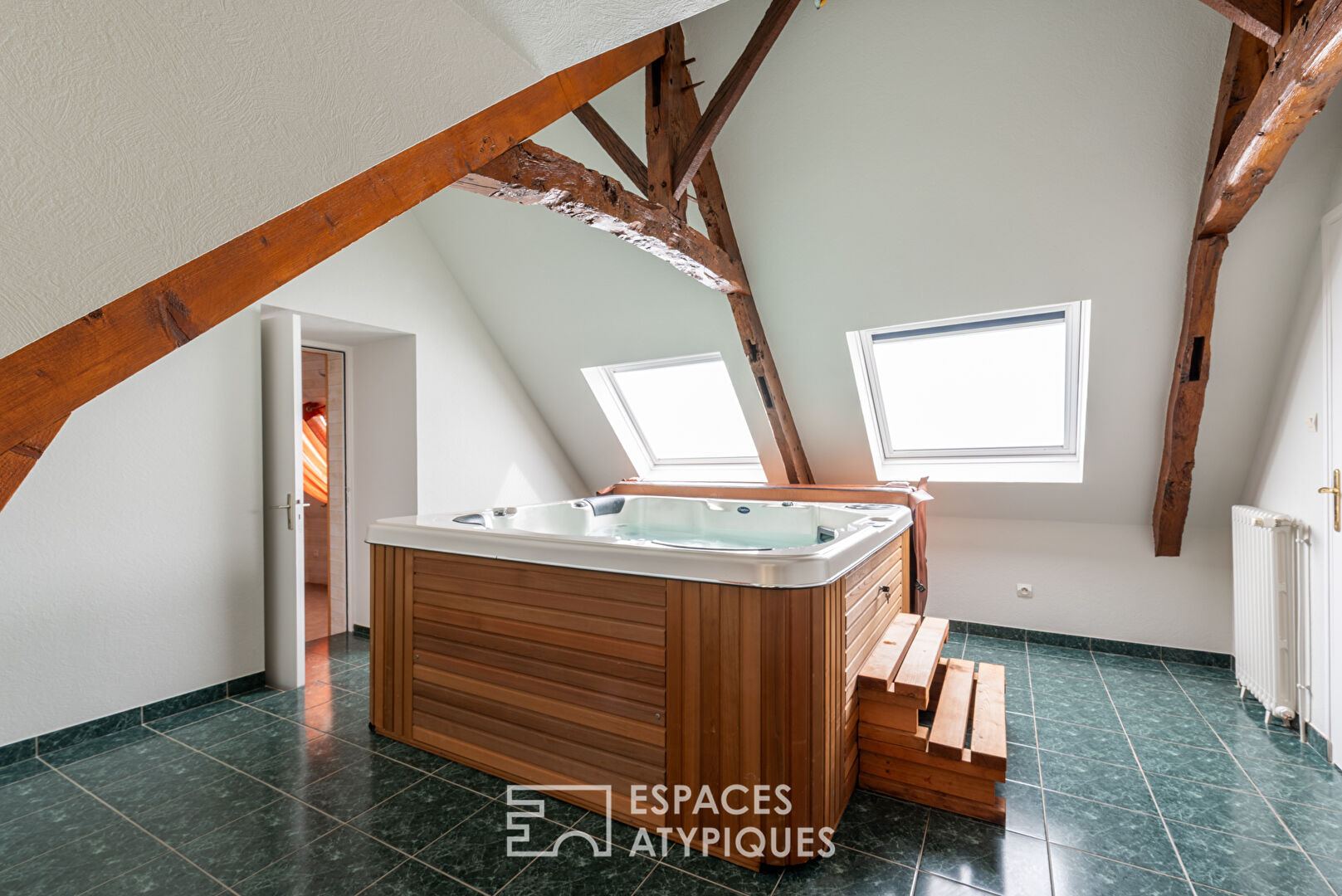 Exceptional Property with Swimming Pool, Spa and Landscaped Garden