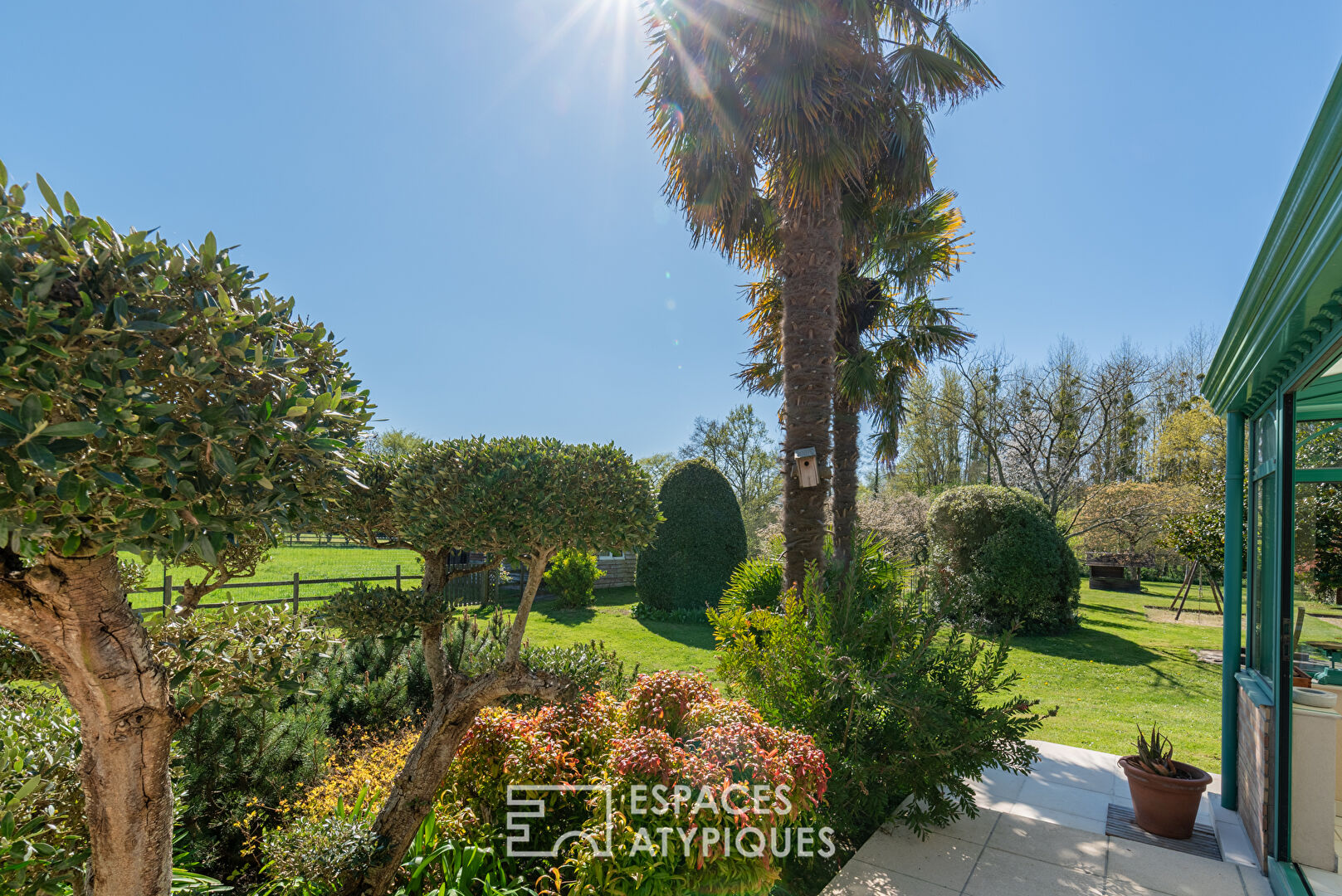 Grande maison familiale avec jardin et piscine