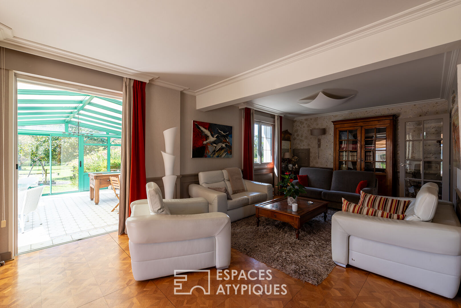 Grande maison familiale avec jardin et piscine