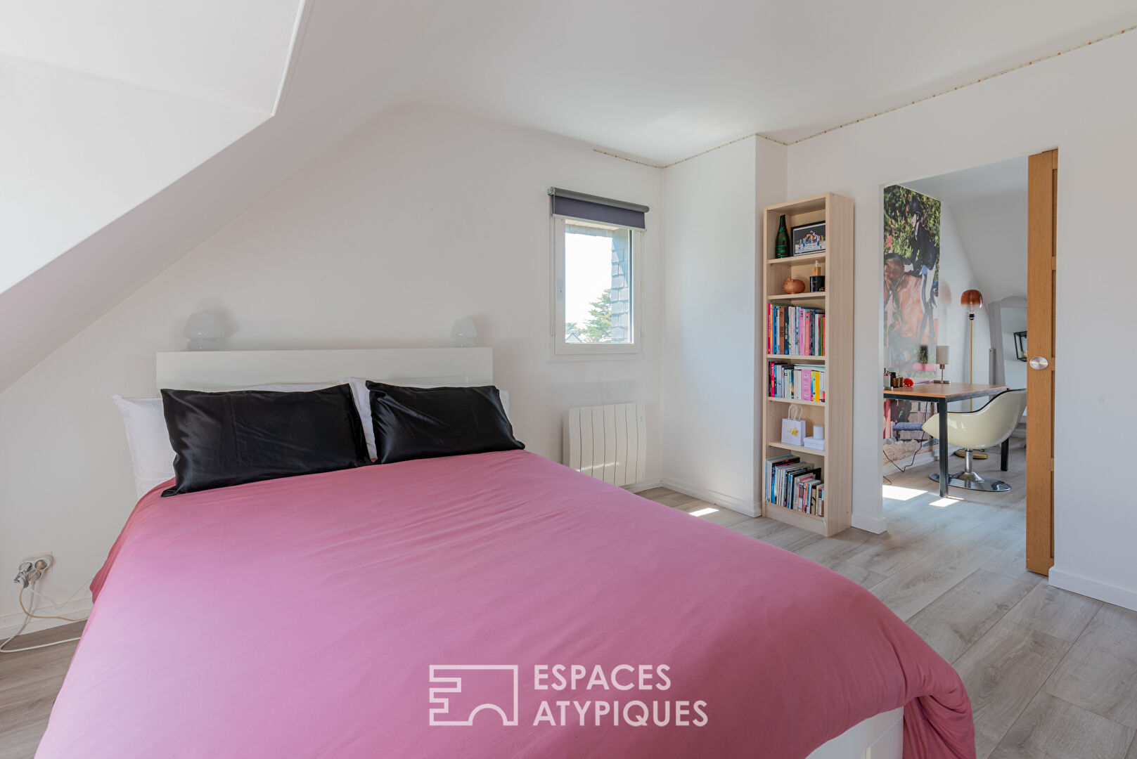 Maison contemporaine et guest house entre village et océan