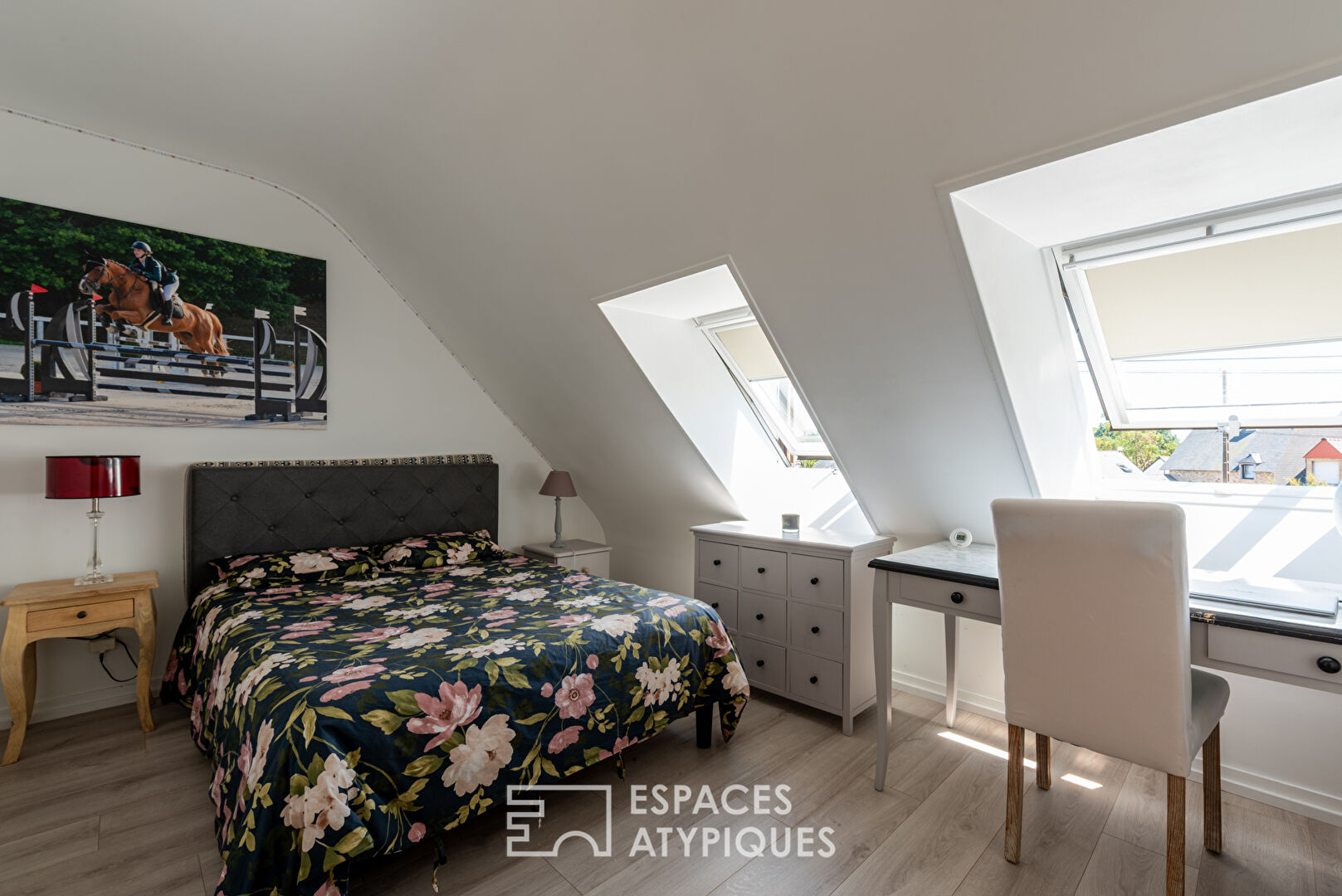 Maison contemporaine et guest house entre village et océan