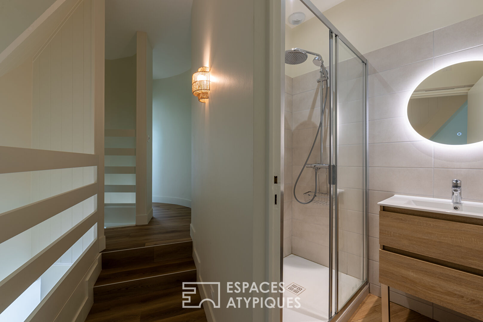 Maison d’architecte familiale avec vue mer