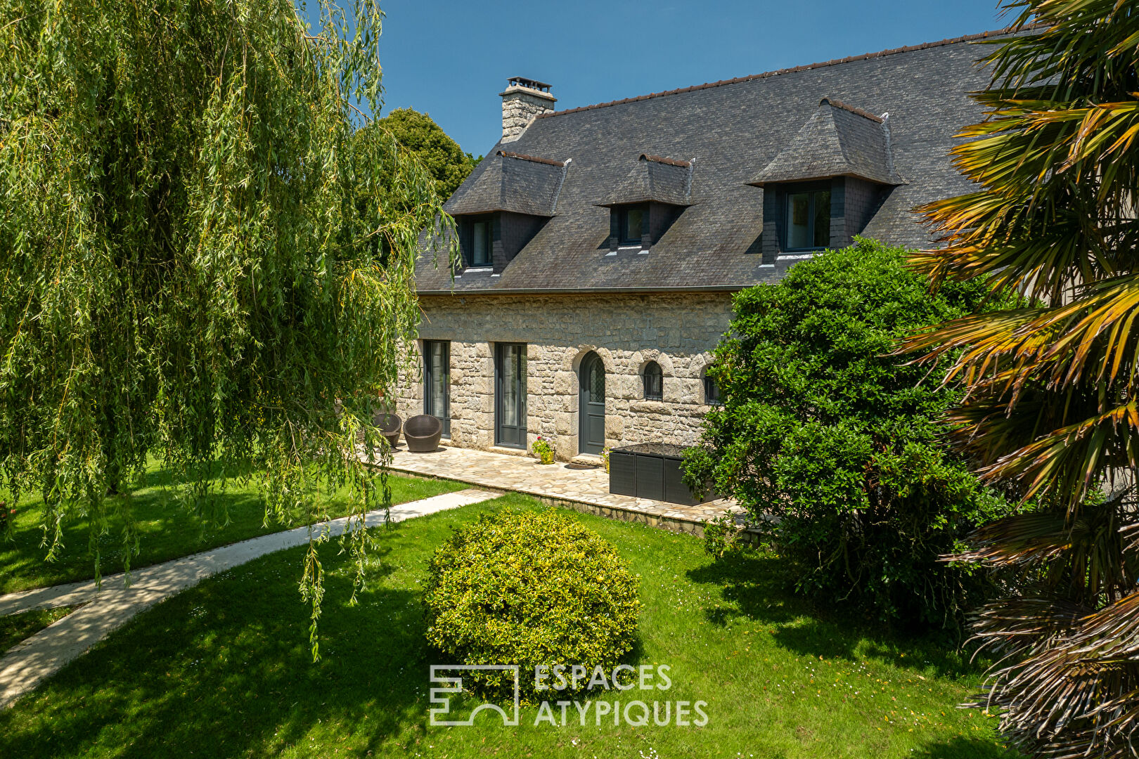 Une Oasis de sérénité à cinq minutes à pied du centre ville de Combourg