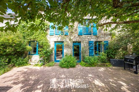 Charmante maison en pierre entre terre et mer.