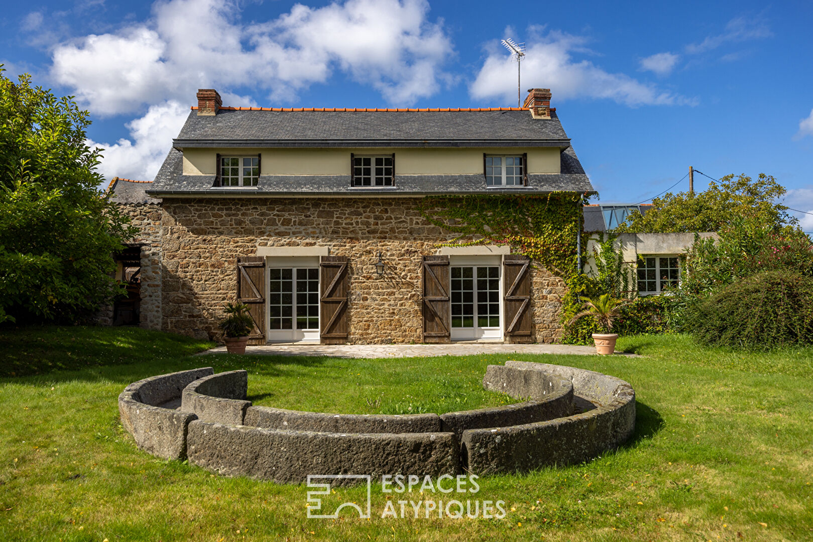 Charming stone house to renovate