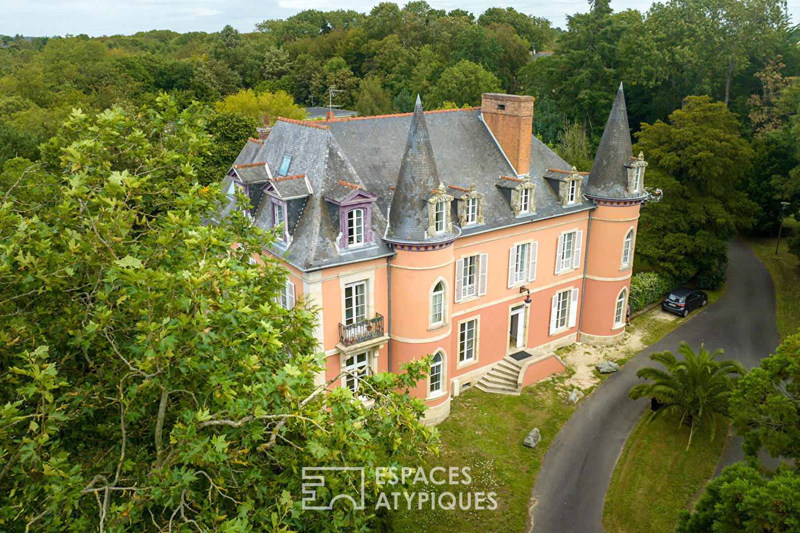 Charming duplex at the castle