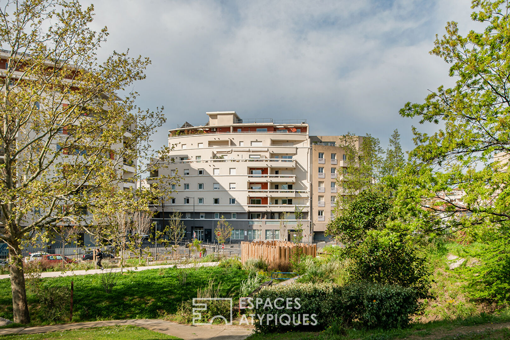 T4 Contemporain avec terrasse et vue dégagée sur parc – Marseille 8e
