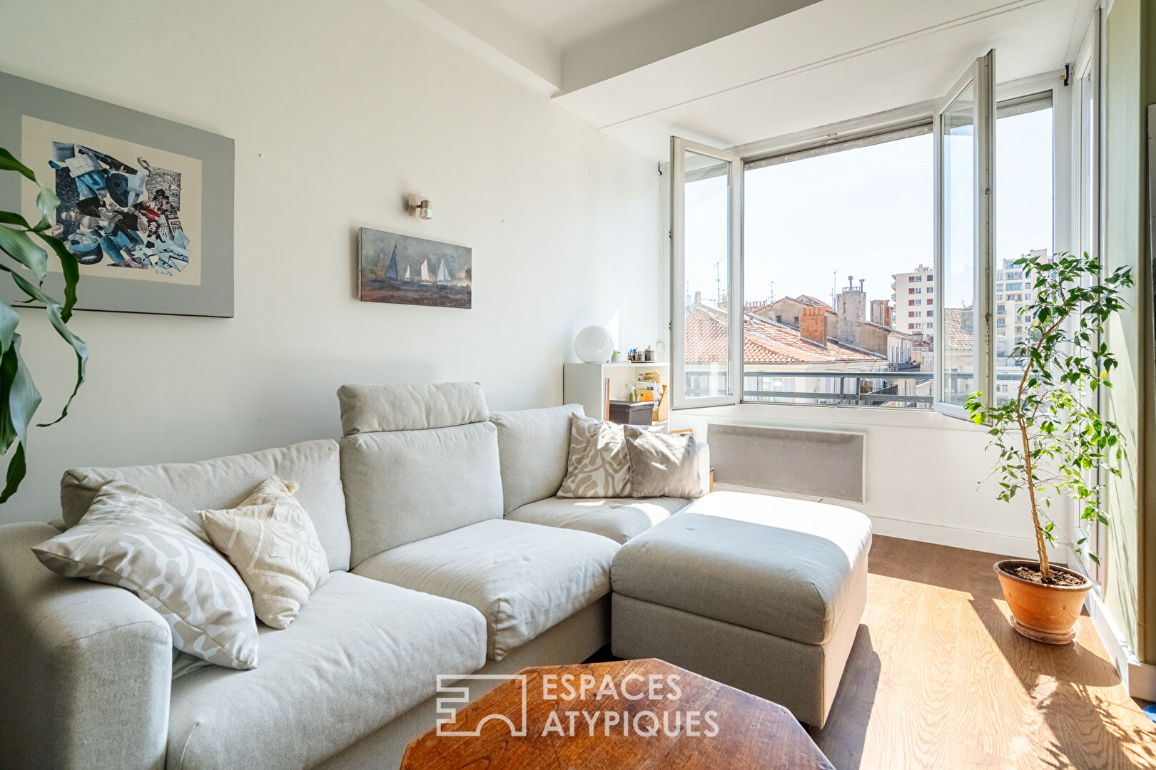 Appartement en étage élevé avec extérieur