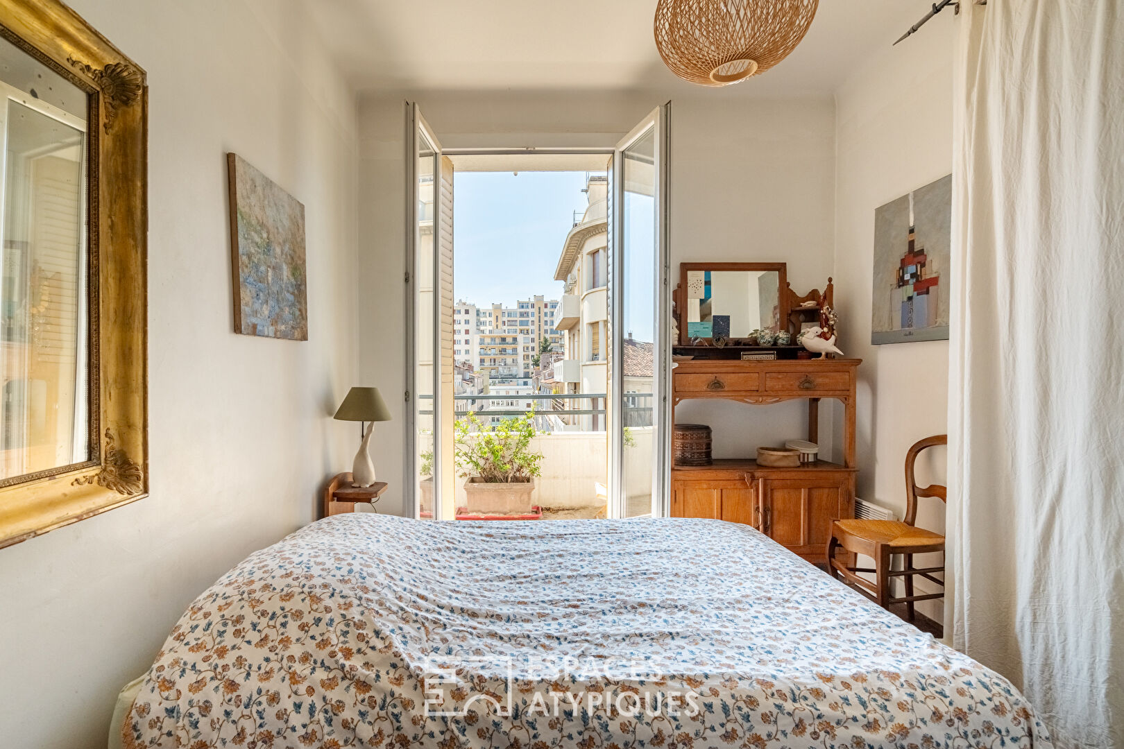 Appartement en étage élevé avec extérieur