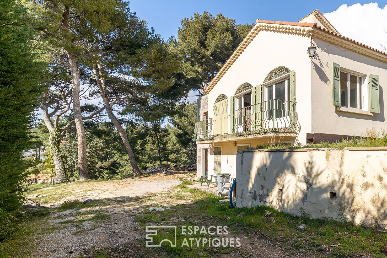 Rare opportunité à Carry-le-Rouet – Projet de rénovation avec vue mer