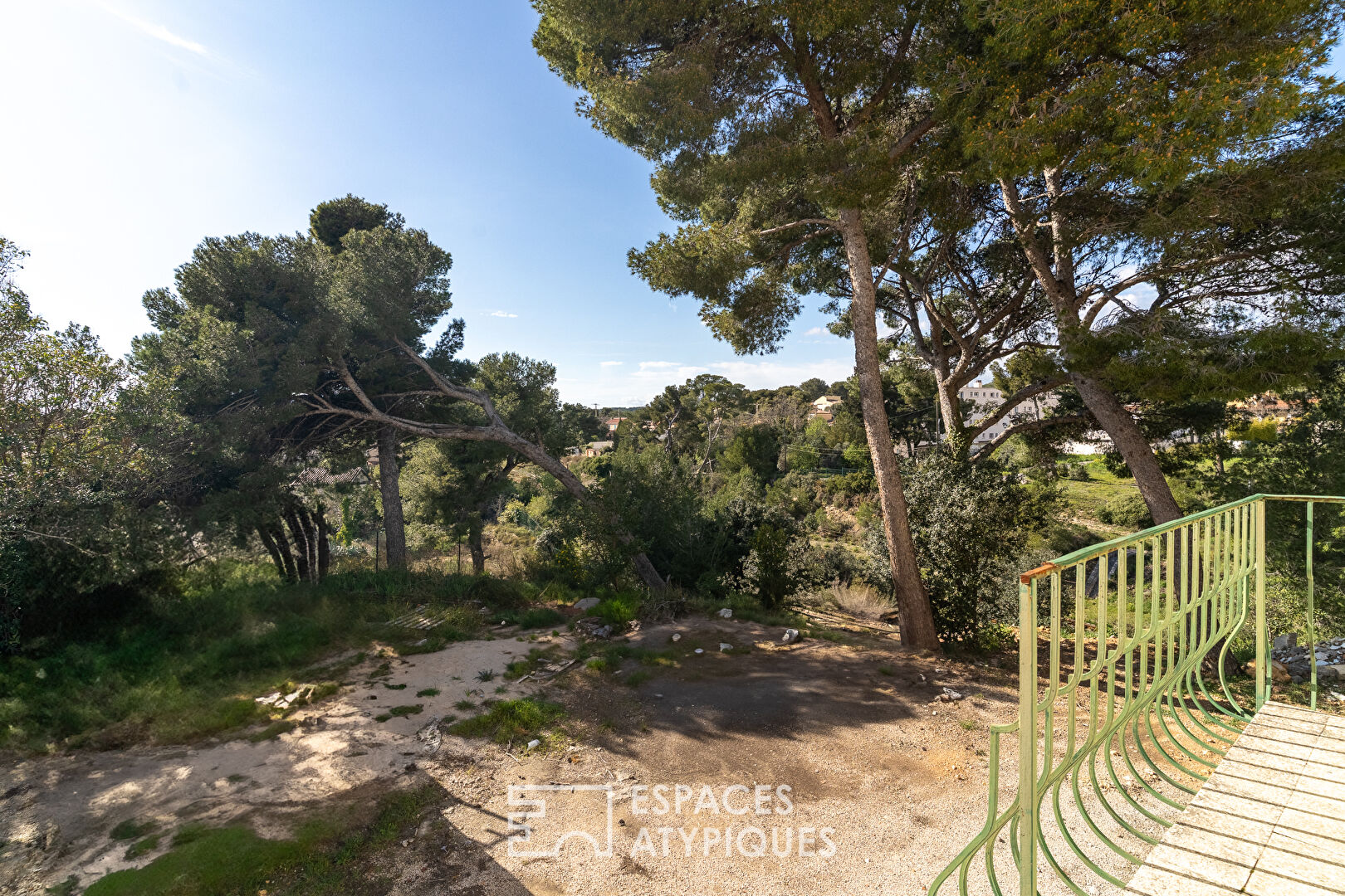 Rare opportunité à Carry-le-Rouet – Projet de rénovation avec vue mer