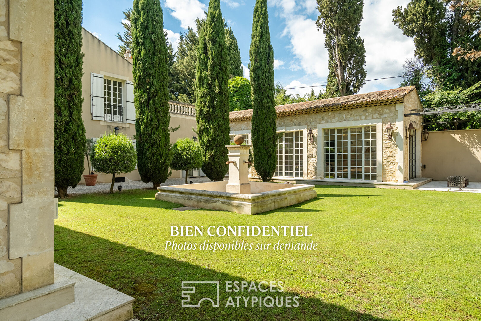 Characterful residence with equestrian potential, close to Eygalières