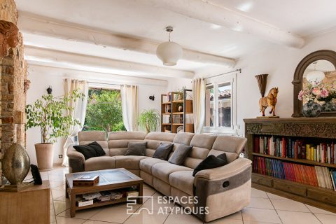Maison de charme avec piscine et jardin confidentiel au coeur de Luynes