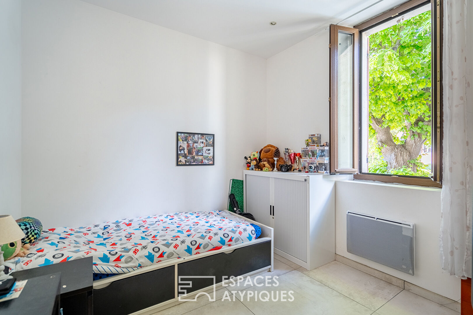Maison rénovée avec jardin et piscine