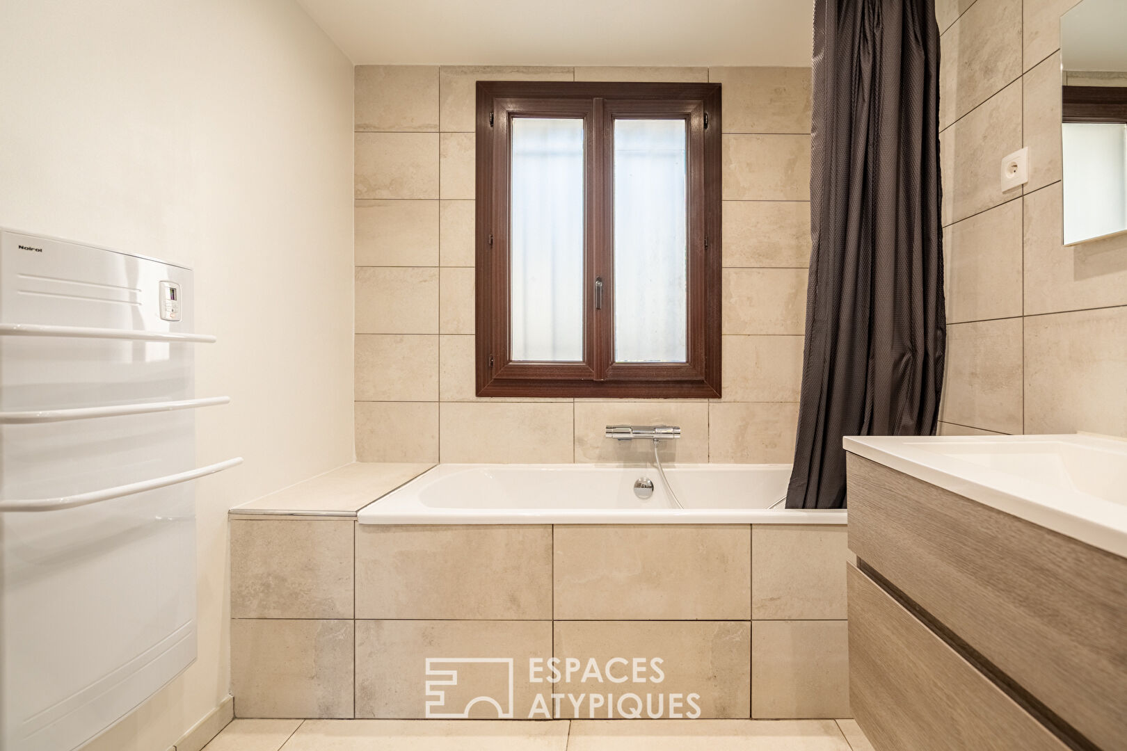Maison rénovée avec jardin et piscine