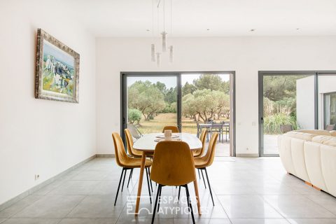 Villa moderne au coeur des oliviers – Lançon de Provence