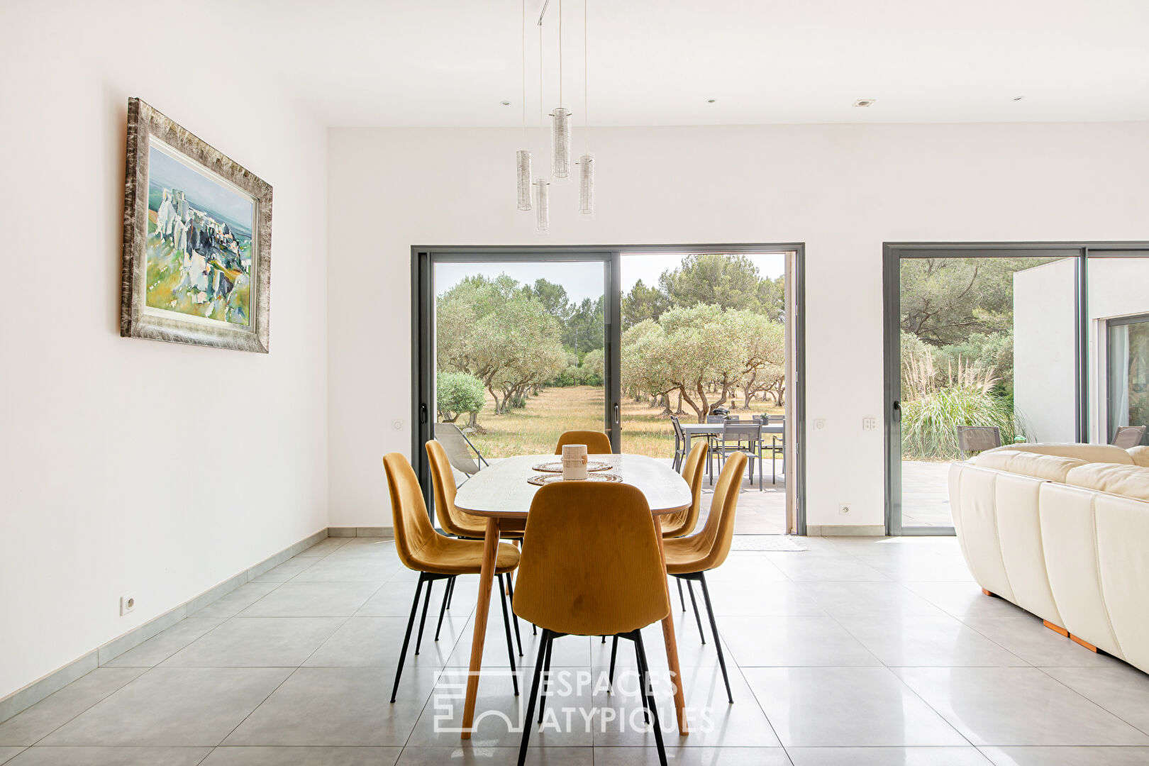 Villa moderne au coeur des oliviers – Lançon de Provence