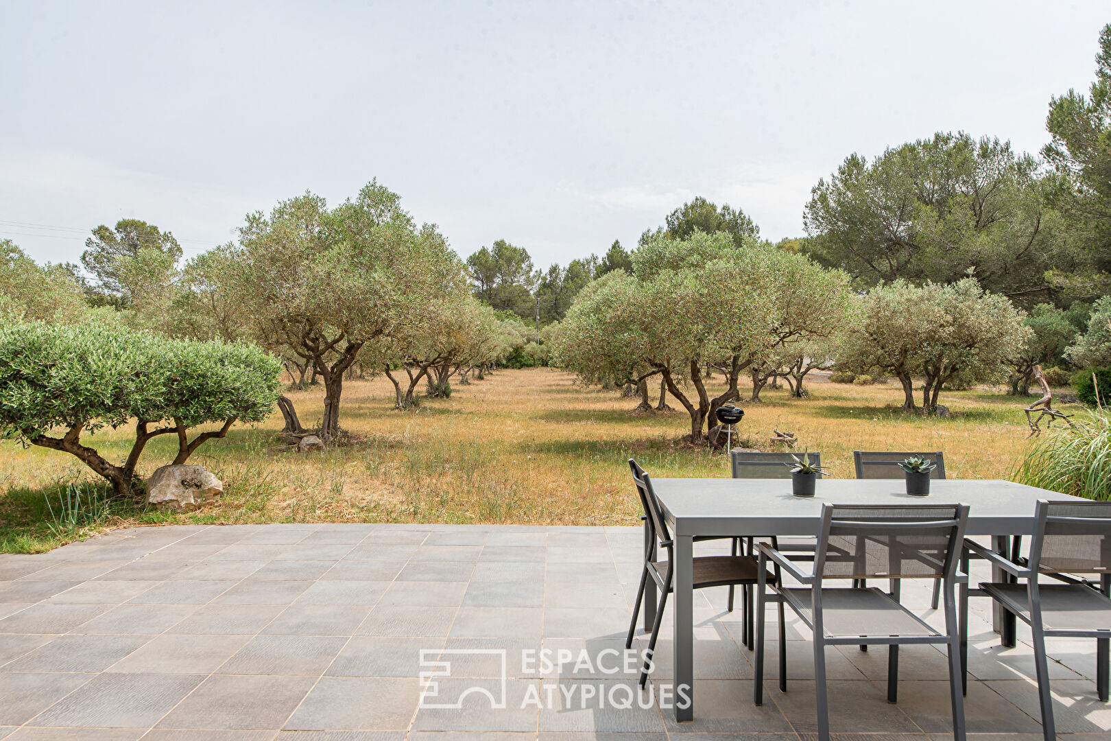 Villa moderne au coeur des oliviers – Lançon de Provence