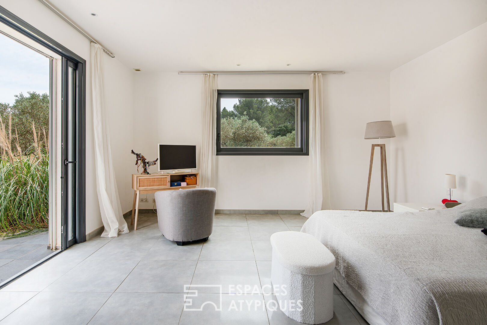 Villa moderne au coeur des oliviers – Lançon de Provence