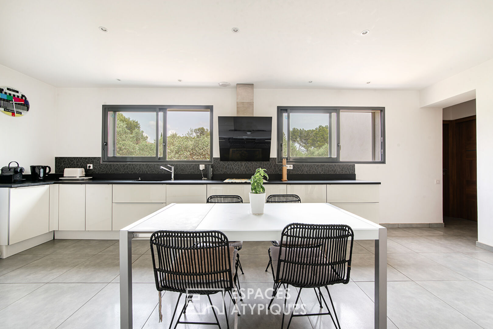 Villa moderne au coeur des oliviers – Lançon de Provence